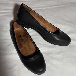 Shoes For Crews Black Women's Slip Resistant Flats- Size 9